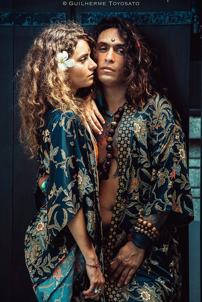 Couple's Silk Kimono Set His and Hers Black&Gold – Eva Moon